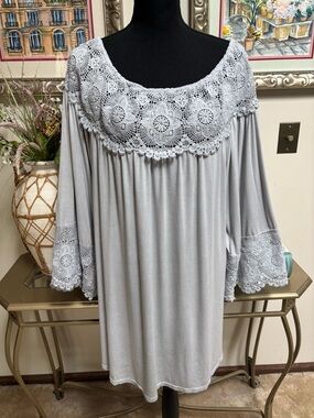 POL Light Gray Boho Lace Crochet Yoke Tunic Top Size Large
